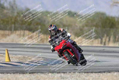 media/Dec-01-2025-Moto Forza (Mon) [[2daa91e15f]]/2-Intermediate Group/Session 3 (Turn 3)/